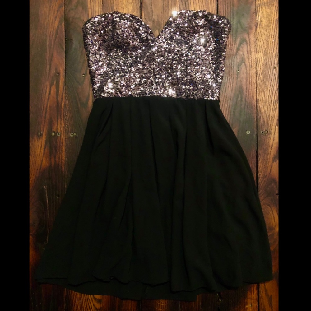 Windsor Sparkly Black pleated homecoming dress
